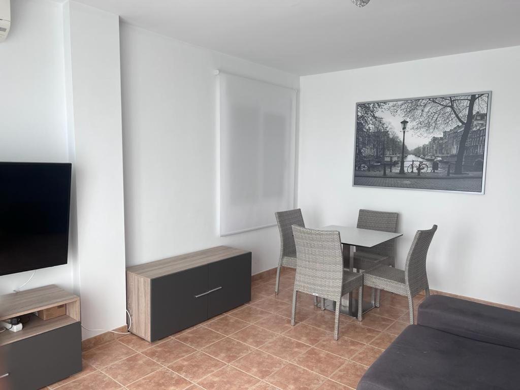Apartamentos La Caleta Caleta De Velez Esterno foto