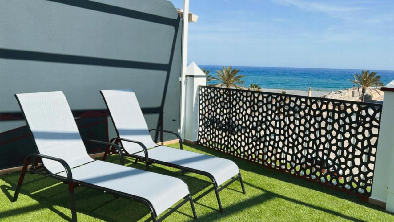 Apartamentos La Caleta Caleta De Velez Esterno foto